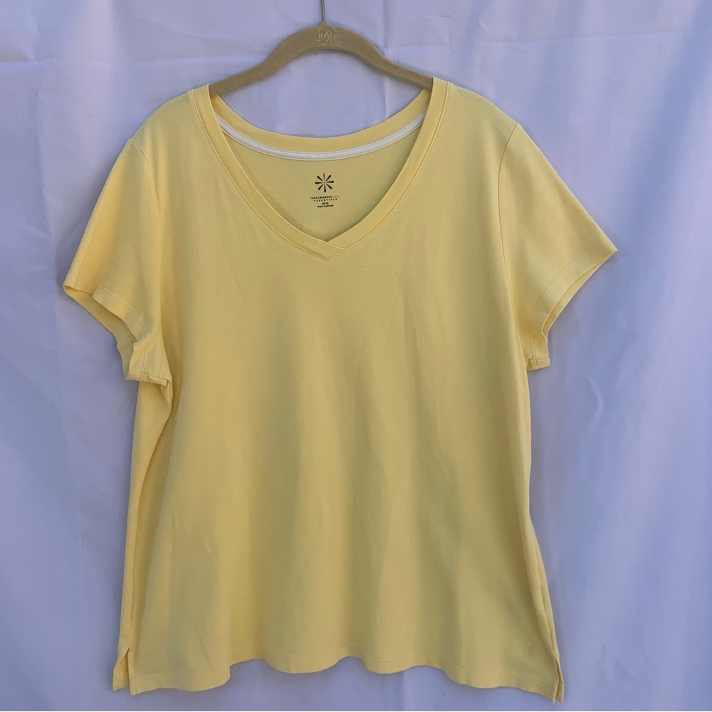 Isaac Mizrahi Yellow Cotton Tee Shirt short sleeve 25” length 22” pit to pit